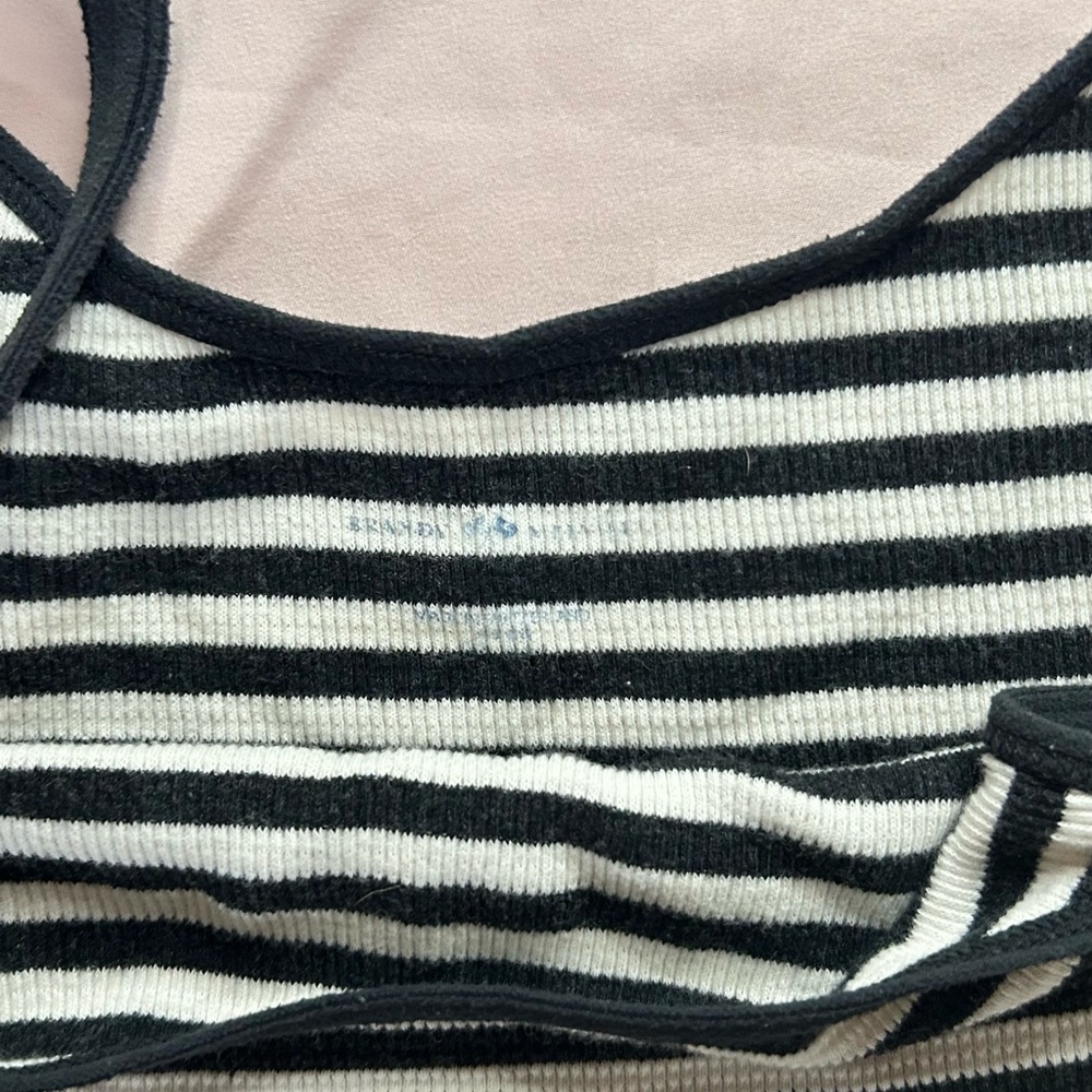 Brandy Melville Black and White Crop Camisole - Picture 3 of 3